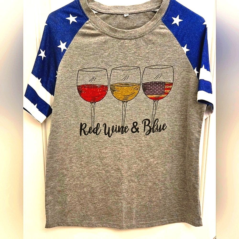 NWOT  Red, Wine and Blue t-shirt, size M.